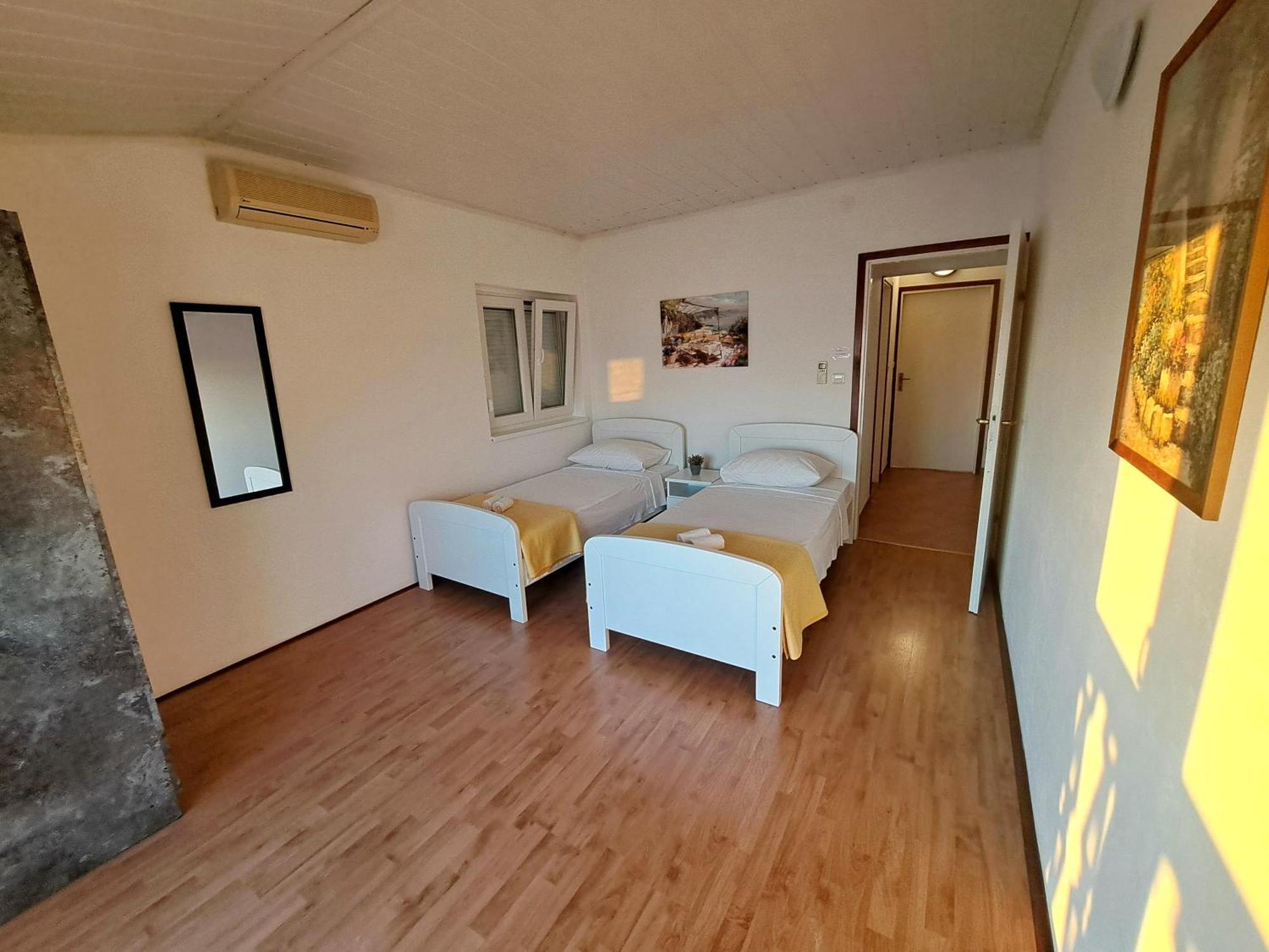 Apartments Maruna Maslenica Exterior foto